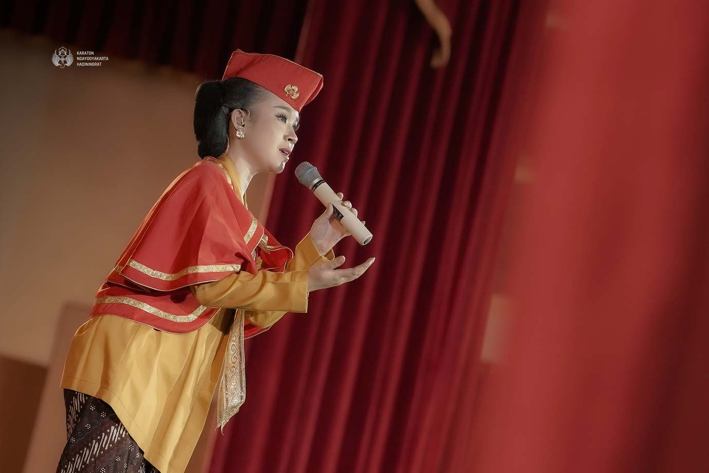 Image slider - Keanggunan Busana Abdi Dalem Estri Beri Nuansa Baru di Konser Warawaditra “Untukmu Kartiniku”