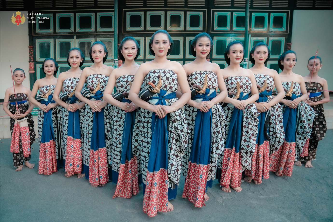 Image slider - Bedhaya Babarlayar