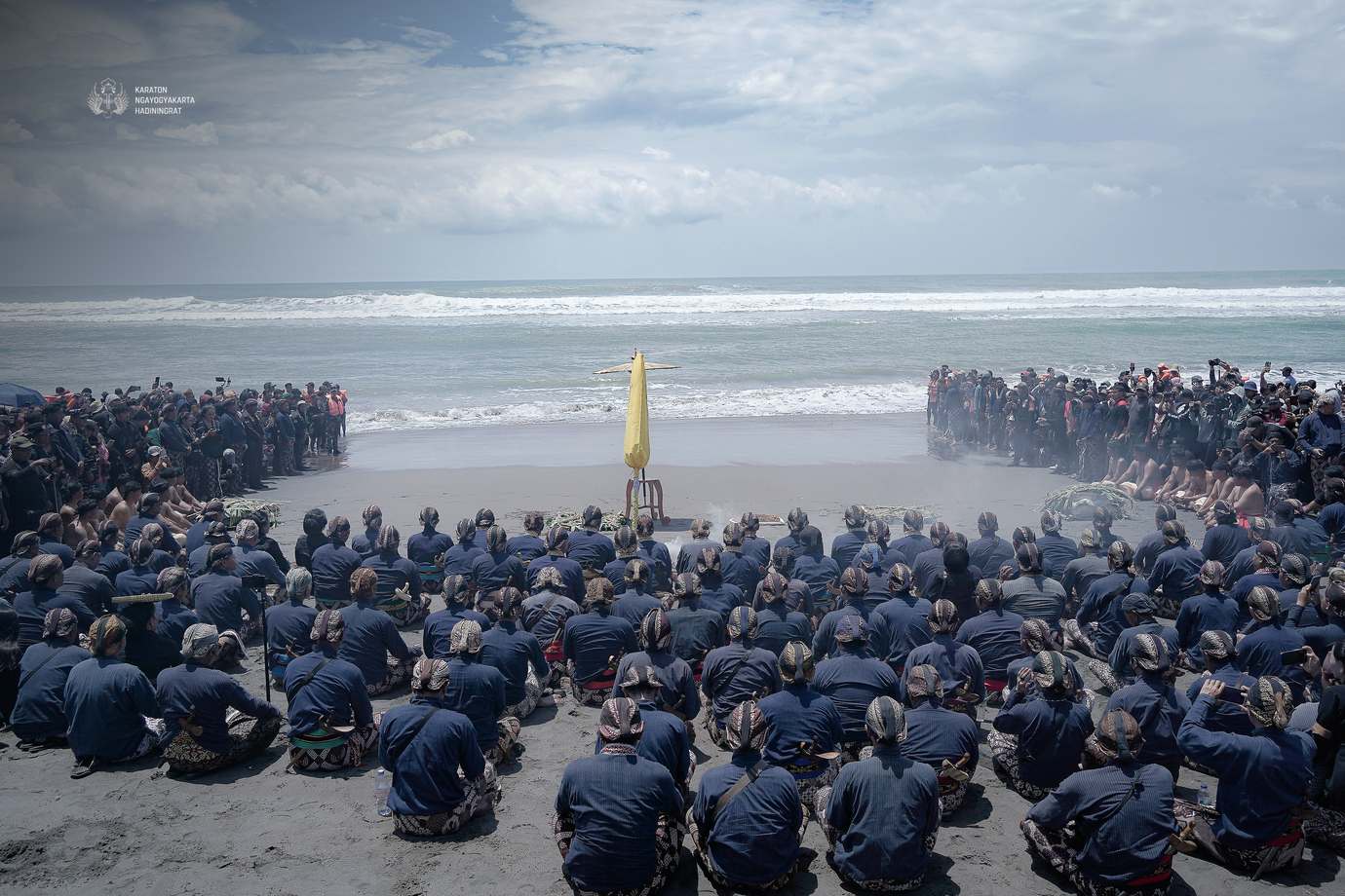 Image slider - Keraton Wujudkan Harmoni Alam dalam Hajad Dalem Labuhan Ageng Dal 1959