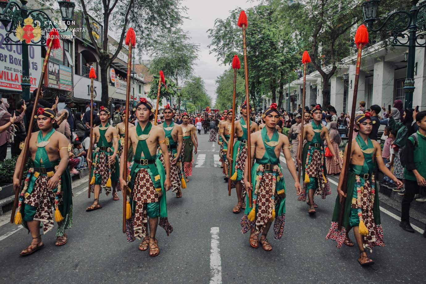 Image slider - Kirab Trunajaya Semarakkan Peringatan Tingalan Dalem Tahun Sri Sultan HB Ka 10
