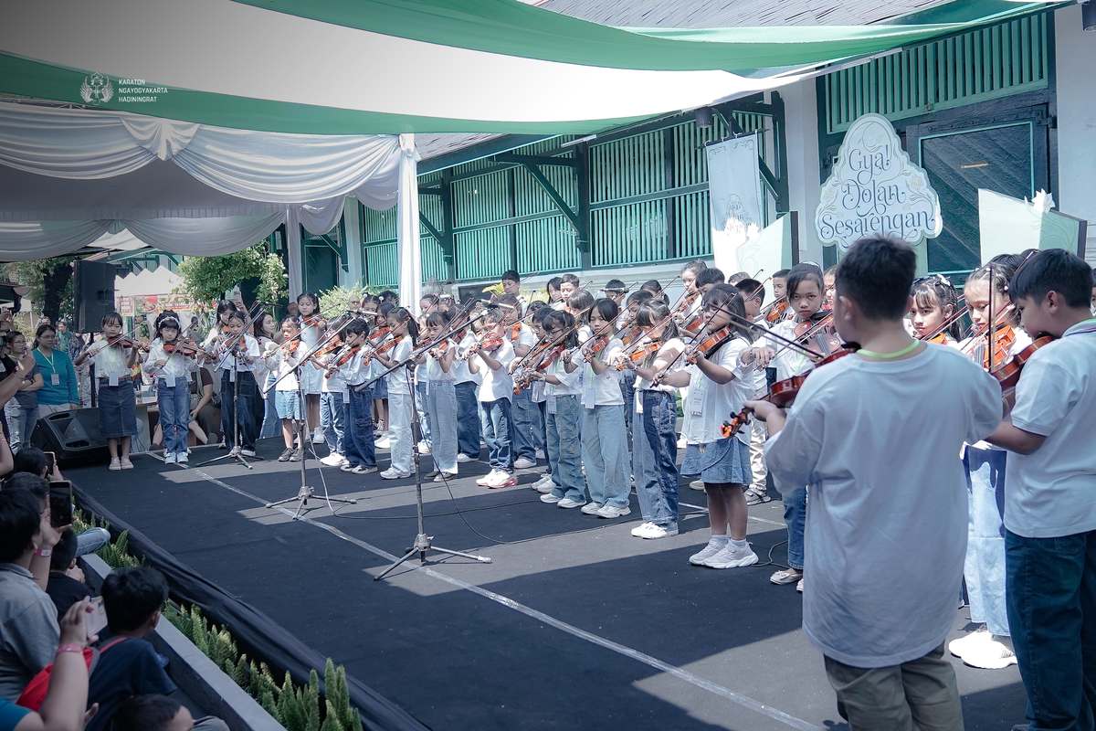 Gya Dolan 2 01 Small
